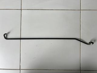 Упор капота Ford Focus 2 2010 Б/У Упор капота Ford Focus 2 2010