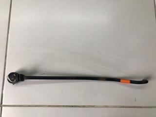 Упор капота Skoda Fabia 2 2011 Б/У Упор капота Skoda Fabia 2 2011