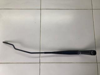 Поводок стеклоочистителя передний правый Лада Калина 2004