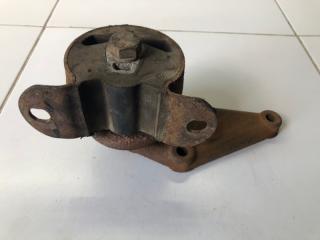 Опора двигателя левая УАЗ Патриот 2006