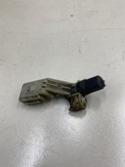 Датчик положения коленвала Volkswagen Polo 5 Б/У Датчик положения коленвала Volkswagen Polo 5