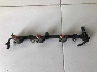 Фото запчасти рейка топливная (рампа) левая Nissan Maxima 1999 Б/У запчасть Запчасть рейка топливная (рампа) левая Nissan Maxima 1999