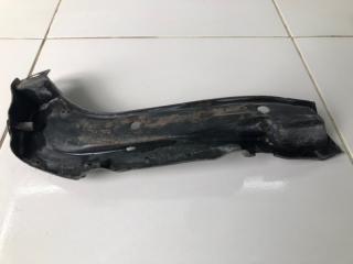 Запчасть пыльник бампера задний правый Toyota Avensis 1 1997