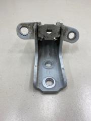 Петля двери верхняя передняя правая Hyundai Solaris 2