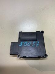 Запчасть моторчик заслонки отопителя Audi Q7 2009