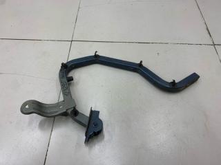 Петля крышки багажника правая Renault Logan 1 2011 Б/У Петля крышки багажника правая Renault Logan 1 2011