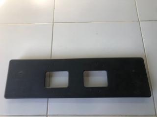 Накладка бампера под номер передняя Geely Monjaro