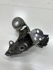 Кронштейн опоры двигателя передний правый Audi A4 B5