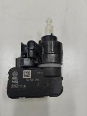 Фото запчасти моторчик корректора фары Skoda Rapid 1 Б/У запчасть Запчасть моторчик корректора фары Skoda Rapid 1