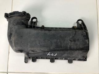 Фото запчасти корпус воздушного фильтра нижняя часть Citroen C5 2004 Б/У запчасть Запчасть корпус воздушного фильтра нижняя часть Citroen C5 2004