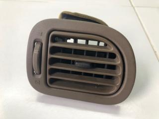 Фото запчасти дефлектор воздушный правый Mazda 323 2002 Б/У запчасть Запчасть дефлектор воздушный правый Mazda 323 2002