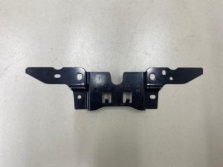 Кронштейн замка капота Mazda CX-5