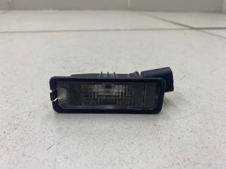 Фото запчасти фонарь подсветки номера Volkswagen Golf 6 2012 Б/У запчасть Запчасть фонарь подсветки номера Volkswagen Golf 6 2012