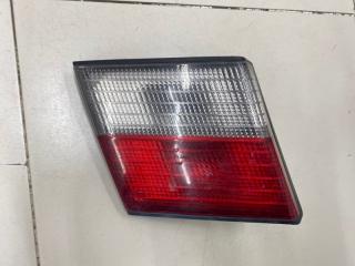Фонарь внутренний задний левый Nissan Primera 2