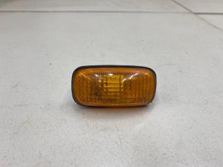Запчасть повторитель поворота в крыло Nissan Sentra 1997