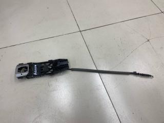 Фото запчасти кронштейн ручки двери наружной передний левый Skoda Superb 2 Б/У запчасть Запчасть кронштейн ручки двери наружной передний левый Skoda Superb 2