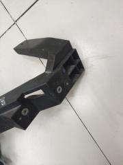 Кронштейн передней панели правый 3