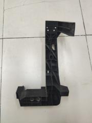 Кронштейн передней панели правый 3