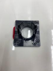 Запчасть кронштейн датчика парковки задний правый Volkswagen Touareg 3