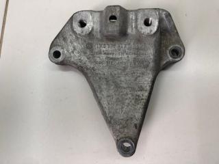 Фото запчасти кронштейн акпп левый Volkswagen Passat B7 2012 контрактная запчасть Запчасть кронштейн акпп левый Volkswagen Passat B7 2012