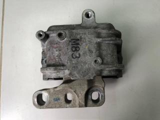 Опора двигателя правая Volkswagen Passat B7 2012