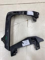 Фото запчасти кронштейн фары противотуманной правый Mitsubishi L200 Б/У запчасть Запчасть кронштейн фары противотуманной правый Mitsubishi L200