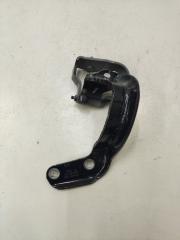 Петля крышки багажника задняя левая Audi Q7 Б/У Петля крышки багажника задняя левая Audi Q7