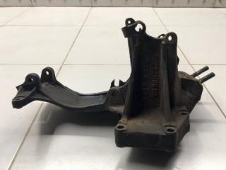 Запчасть кронштейн генератора Peugeot 406 1997
