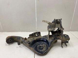 Рычаг подвески задний правый Nissan X-Trail 2016 Б/У Рычаг подвески задний правый Nissan X-Trail 2016