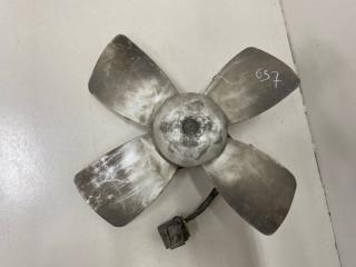 Фото запчасти вентилятор радиатора Mazda 323 2002 Б/У запчасть Запчасть вентилятор радиатора Mazda 323 2002