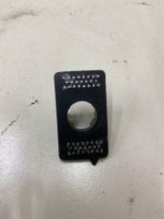 Запчасть кронштейн датчика парковки центрального задний правый Geely Tugella