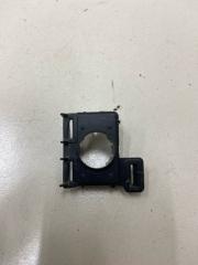 Запчасть кронштейн датчика парковки передний правый Volkswagen Tiguan 2