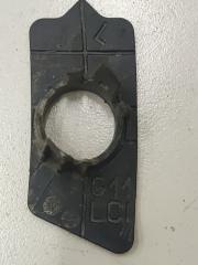 Запчасть кронштейн датчика парковки передний левый BMW 7-Series