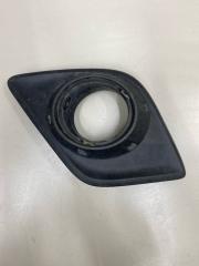 Запчасть решетка в бампер левая Toyota Hilux 8