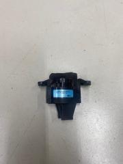 Фото запчасти датчик температуры воздуха салона Mazda 3 2006 Б/У запчасть Запчасть датчик температуры воздуха салона Mazda 3 2006