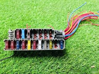 Блок предохранителей Volvo XC90 2002 Б/У Блок предохранителей Volvo XC90 2002