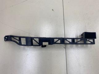 Запчасть кронштейн фары правый Mazda 3