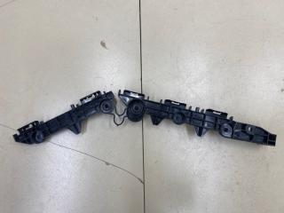 Направляющая бампера задняя правая Toyota RAV4