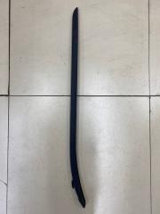 Запчасть молдинг лобового стекла правый BMW X1