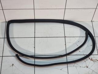 Уплотнитель проема двери передний правый Suzuki Escudo 2009