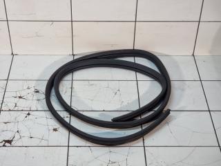 Уплотнитель проема двери передний правый Renault Sandero 1 2012