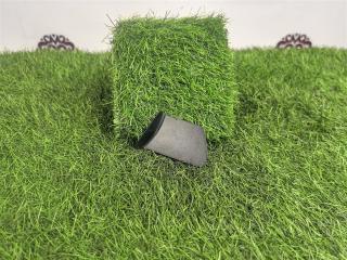 Фото запчасти пластик салона задний правый Toyota Hilux 2021 контрактная запчасть Запчасть пластик салона задний правый Toyota Hilux 2021