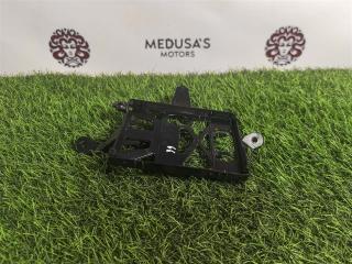 Запчасть кронштейн (крепление) Porsche Macan 2016