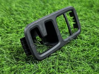 Запчасть кронштейн блока кнопок Volkswagen Tiguan 2021