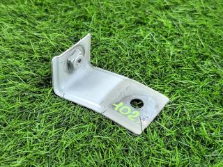 Запчасть кронштейн крыла Volkswagen Tiguan 2021