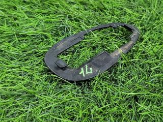 Запчасть накладка ручки левая Hyundai Santa Fe 2019