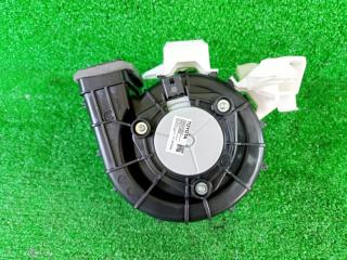 Фото запчасти мотор охлаждения батареи TOYOTA AQUA контрактная запчасть Запчасть мотор охлаждения батареи TOYOTA AQUA