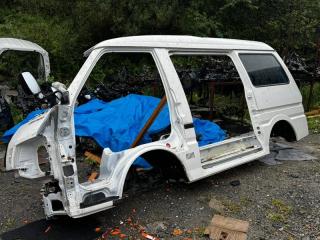 Порог кузова левый MAZDA BONGO 2020