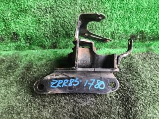 Фото запчасти подушка двигателя левая TOYOTA ESQUIRE контрактная запчасть Запчасть подушка двигателя левая TOYOTA ESQUIRE