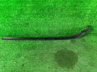 Молдинг лобового стекла правый TOYOTA CROWN